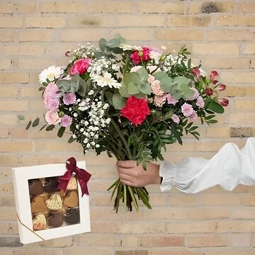 Tak for dig blomsterbuket med chokoladehjerter