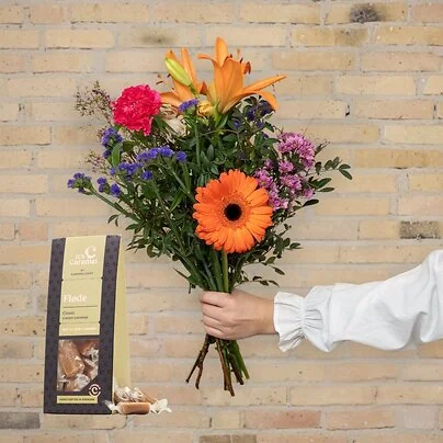Send en farverig buket blomster.