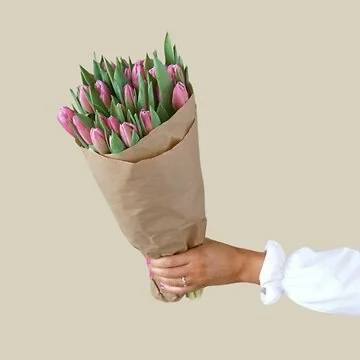 Bundt med 30 stilke lyserøde tulipaner